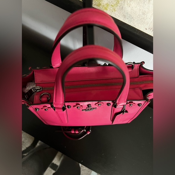 Coach Pink Dahlia With Floral Rivets Mini Crossbody Carryall

Style: F37707 - Picture 6 of 13